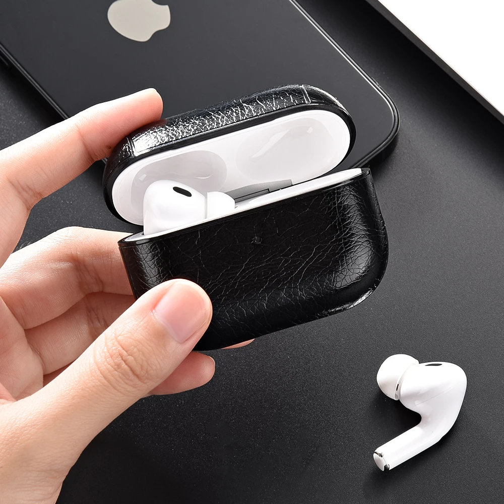 Ảnh khách chụp vỏ da AirPods màu đen
