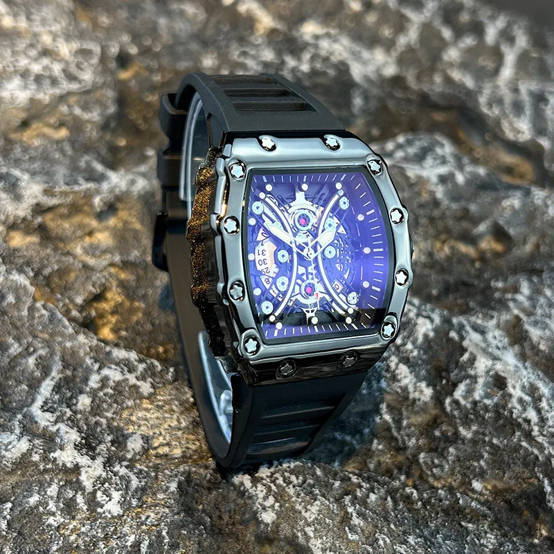 Mặt số lộ máy skeleton của đồng hồ VELOCE L146