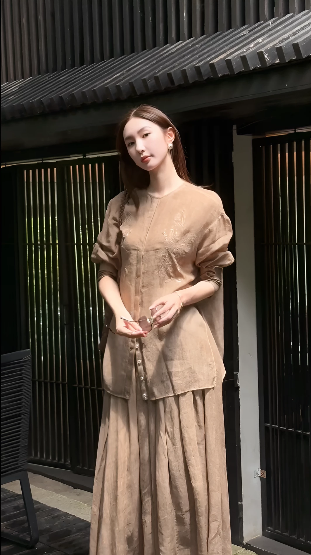 Sunny Brown phom dáng suông thanh thoát